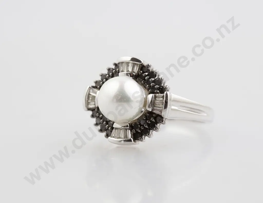 14ct White Gold Pearl and Diamond Dress Ring Image 1++