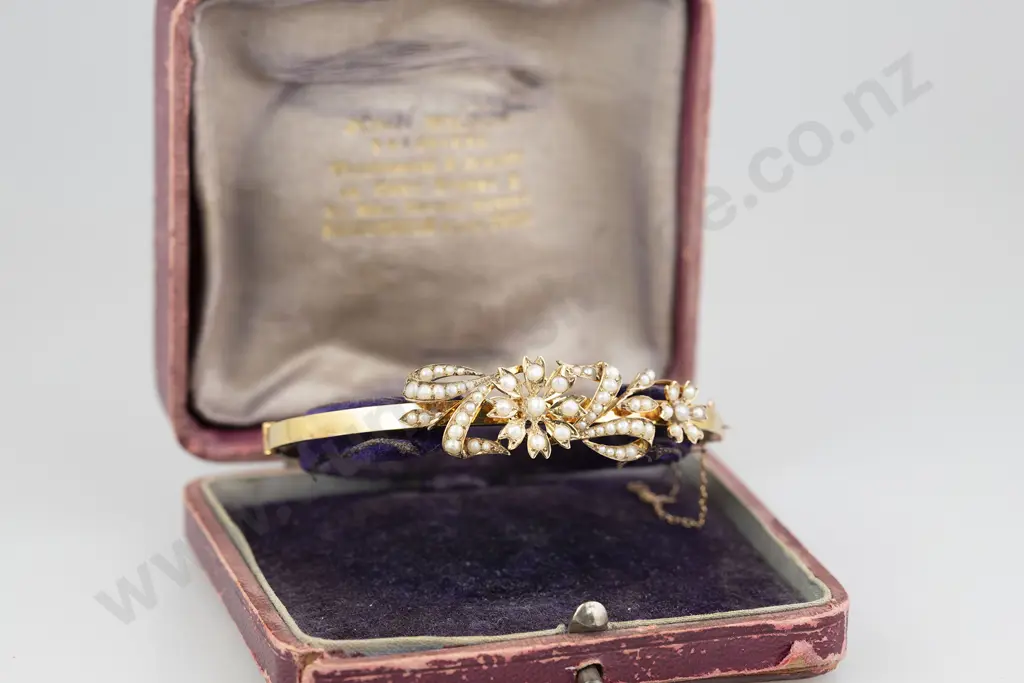 Edwardian 9ct Pearl Hinged Snap Bangle Image 1++