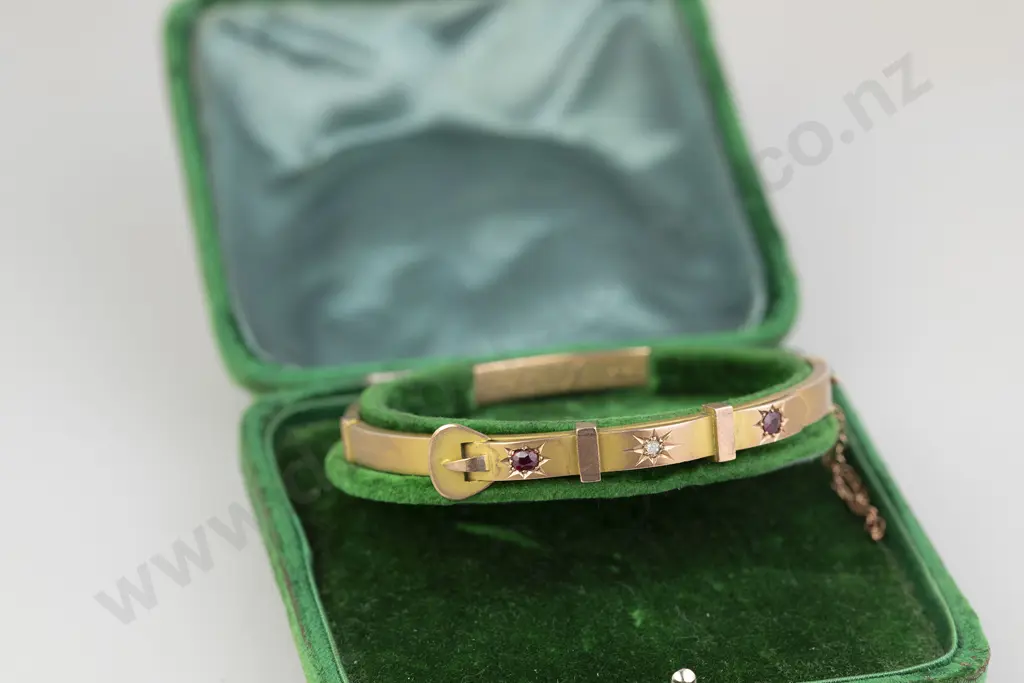 Edwardian 9ct Hinged Snap Bangle Image 1++