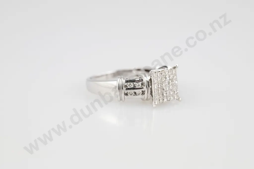 14ct White Gold 44stone Diamond Cluster Ring Image 1++