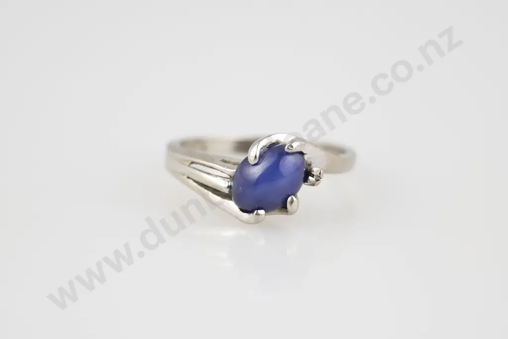 14ct White Gold Single Star Sapphire Ring Image 1++