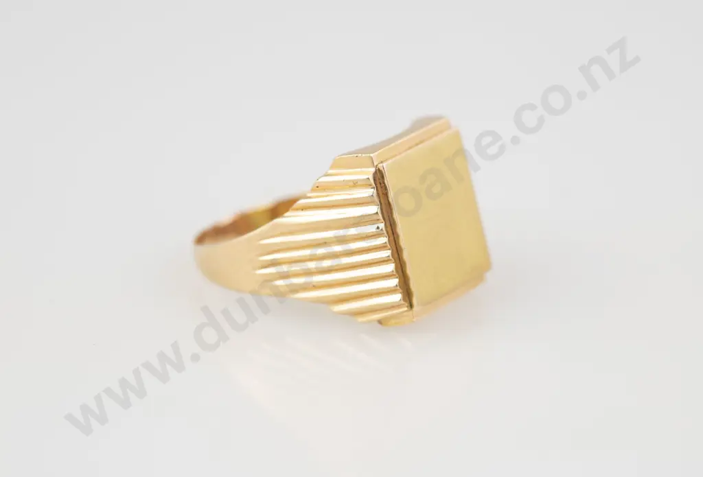 14ct Gents Dress Signet Ring Image 1++