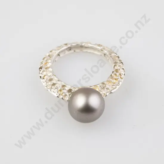 NZ Jeweller Sandra Schmid .925 Silver and Single Black Pearl Ring