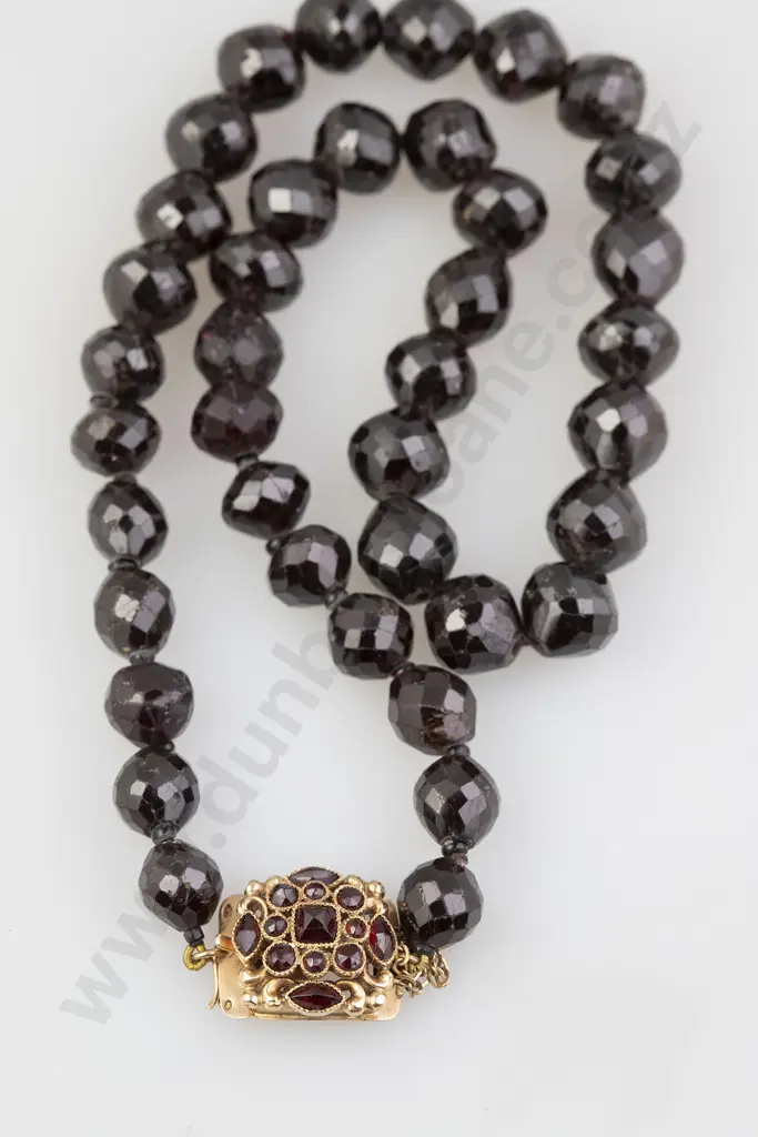 Late C19th Single Strand Faceted Garnet Bead Necklace Image 1++