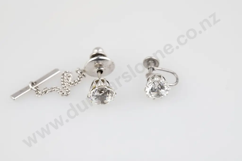 14ct White Gold Sapphire & Diamond Paste Bar Brooch Image 1++