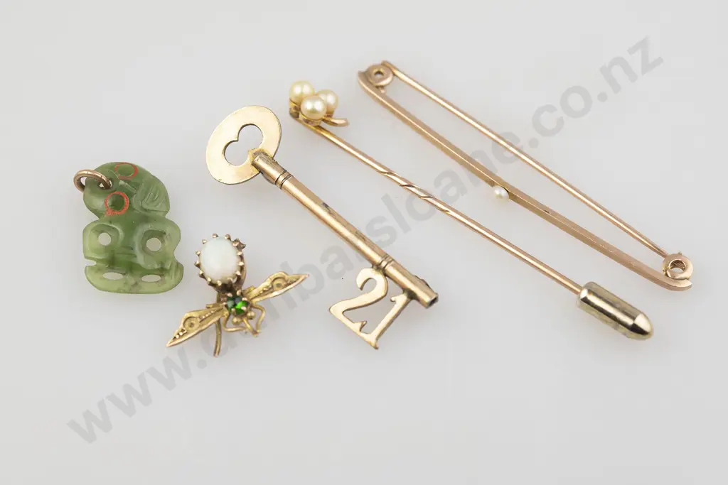 9ct Pearl Stick Pin Image 1++