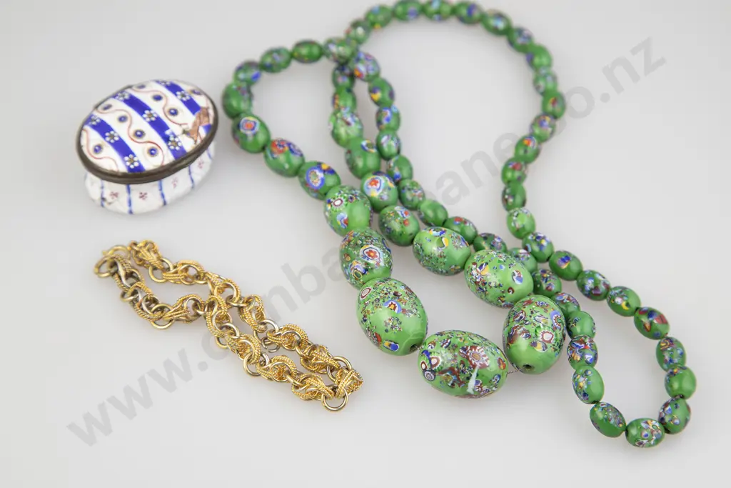 Vintage Single Strand Graduated Venetian Bead Necklace Image 1++