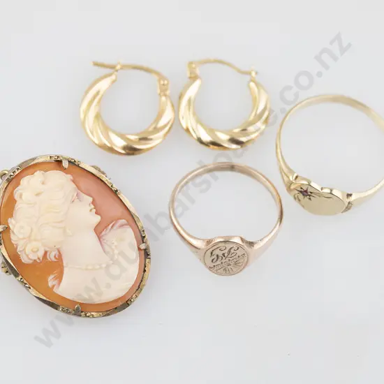 Two 9ct Signet Rings