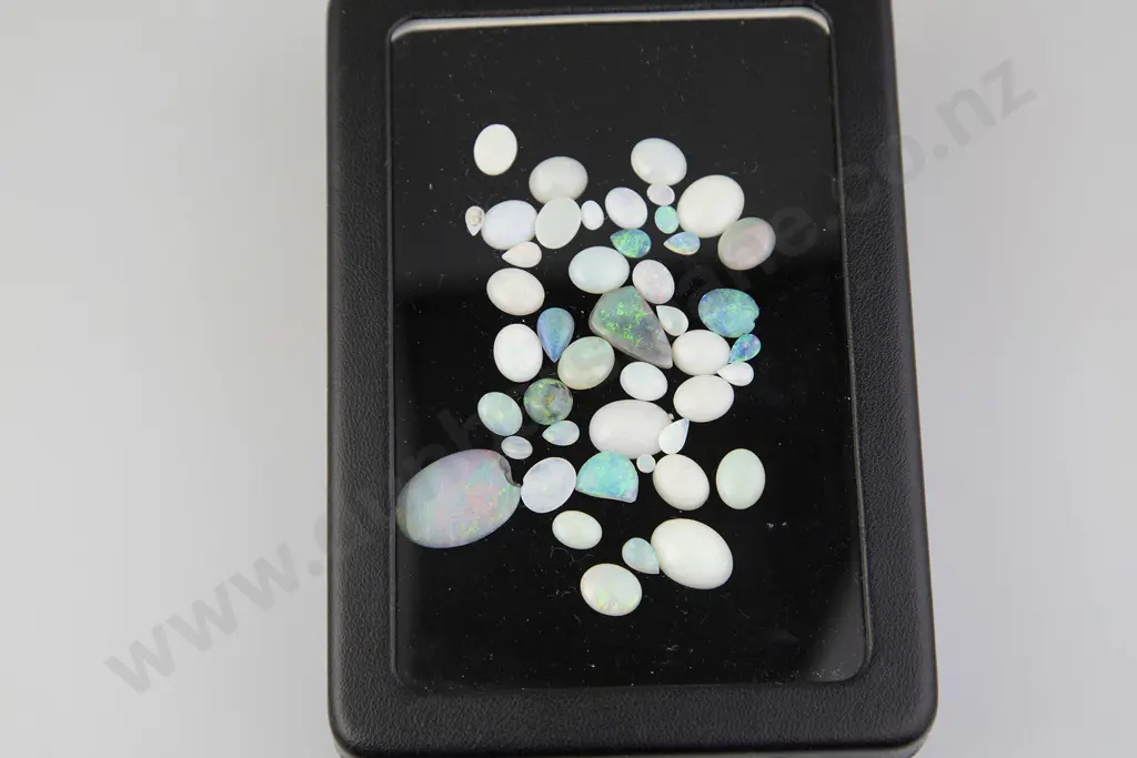 Collection Unmounted Opals Image 1++