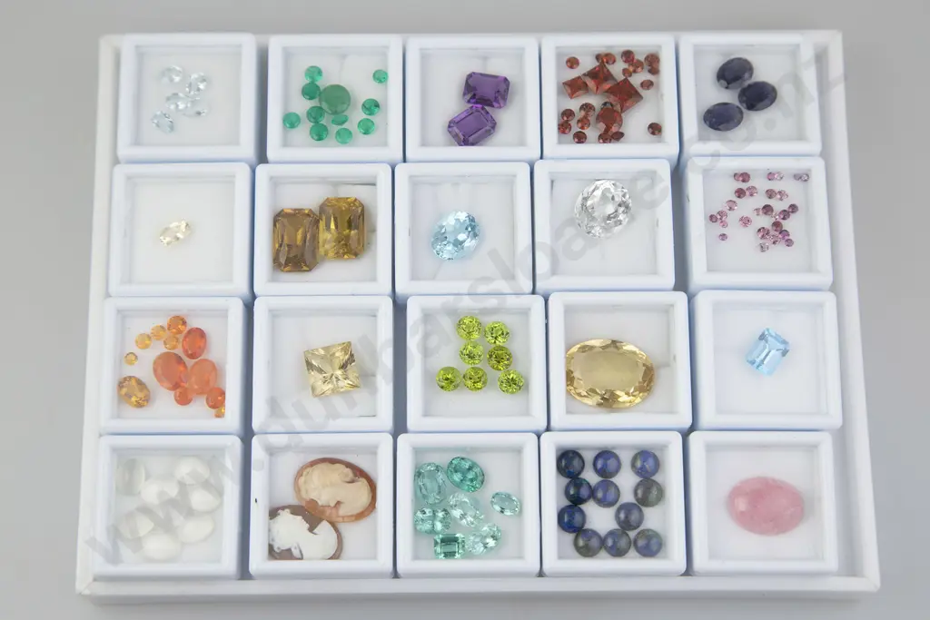 Collection Unmounted Gems Image 1++