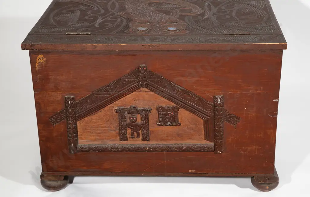 Late C19th/early C20th NZ Folk Art Carved Work Box Image 1++