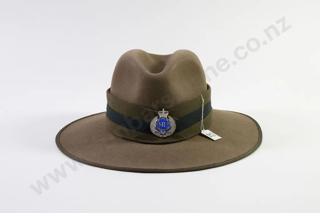 Modern NZ Slouch Hat with Military Police hat badge on khaki/dark green/khaki puggaree Image 1++