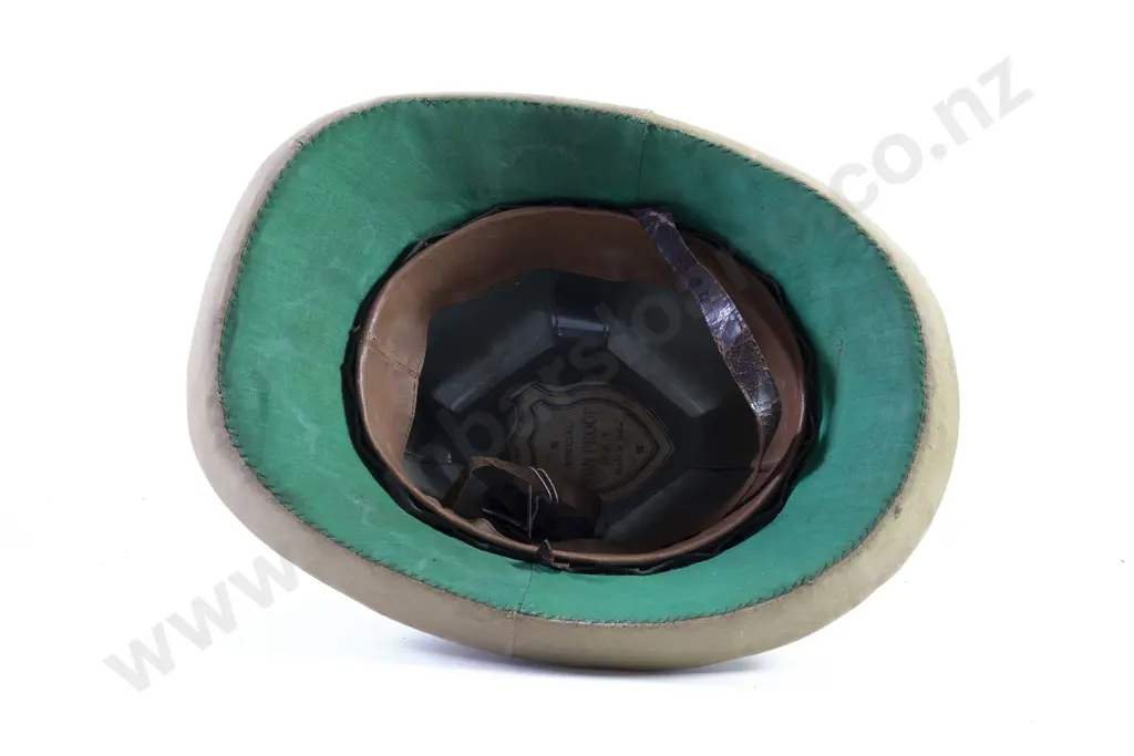 NZ WWII Pith Sun Helmet Image 1++