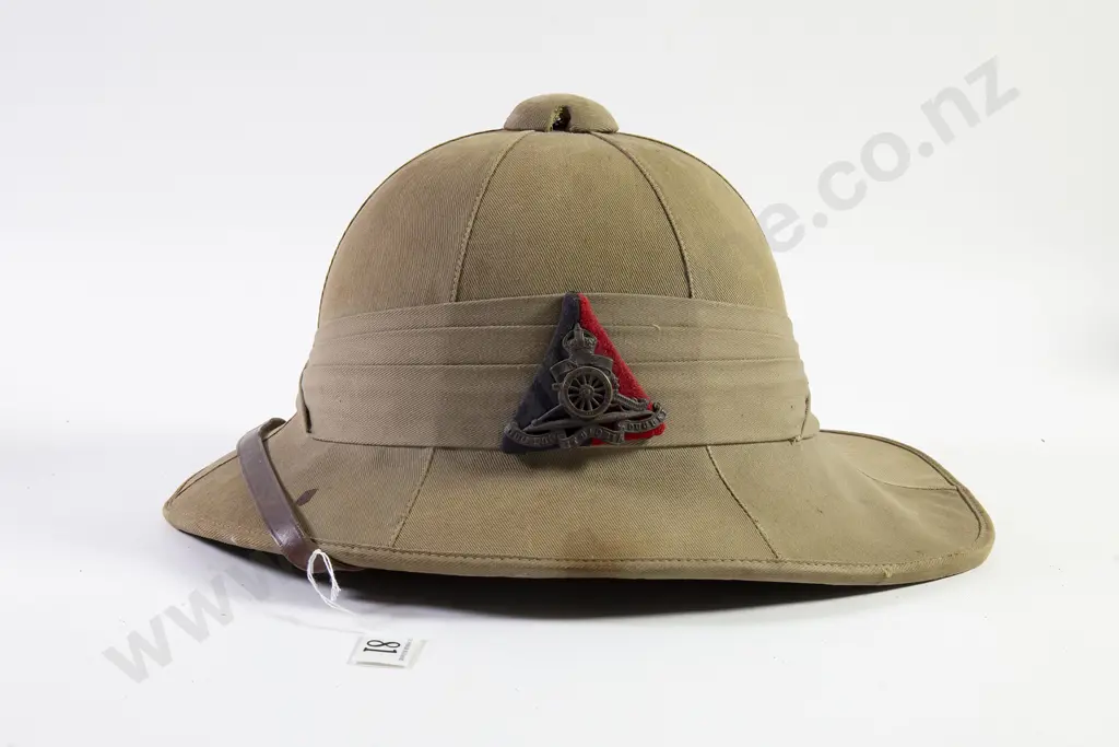 NZ WWII Pith Sun Helmet Image 1++