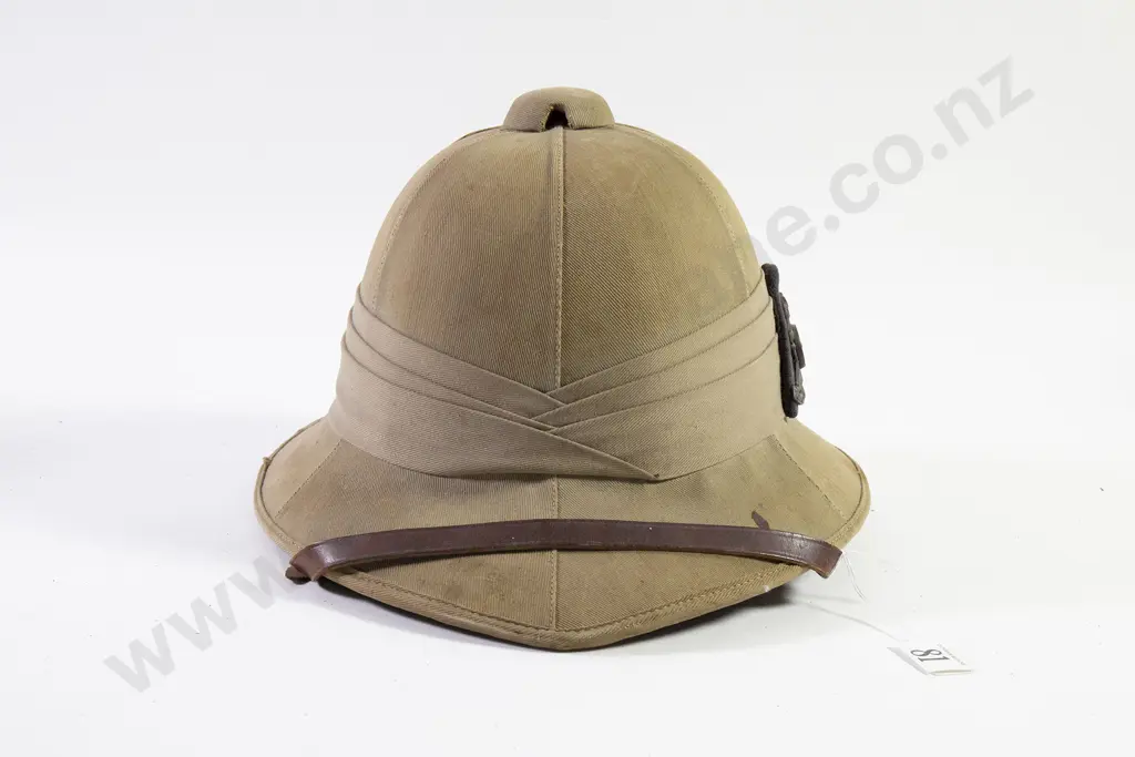 NZ WWII Pith Sun Helmet Image 1++