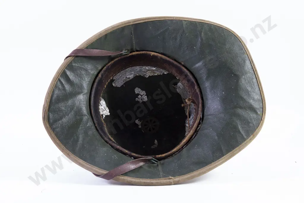 NZ WWII Pith Sun Helmet Image 1++