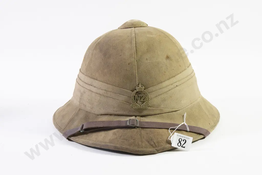 NZ WWII Pith Sun Helmet Image 1++