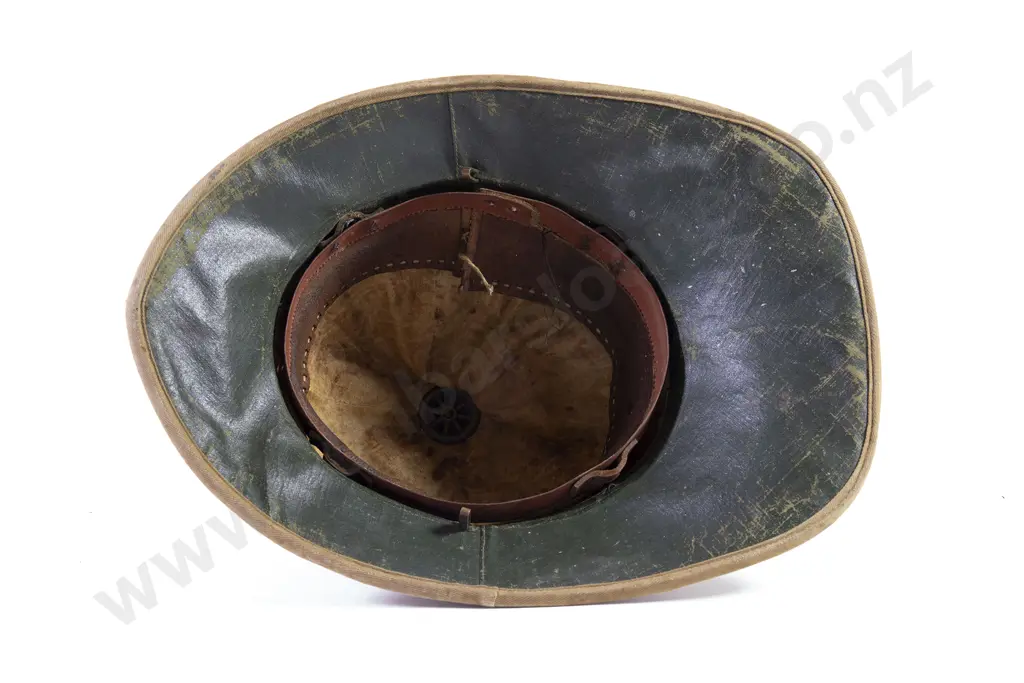 NZ WWII Pith Sun Helmet Image 1++