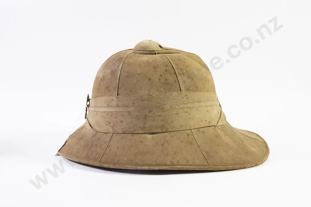 NZ WWII Pith Sun Helmet Image 1++