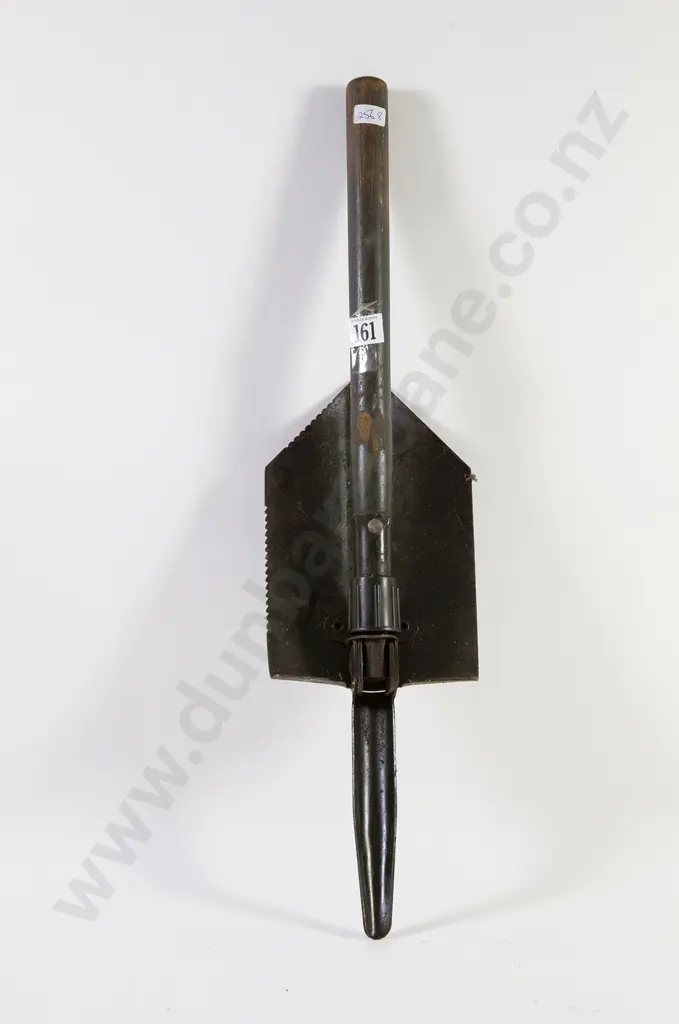 WWII Folding Trench Shovel Image 1++