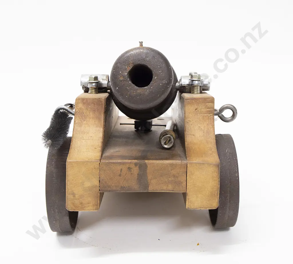 Antique Signal Cannon Image 1++