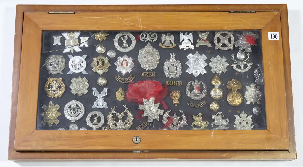 Display Collection Mainly Scottish Military Insignia Image 1++