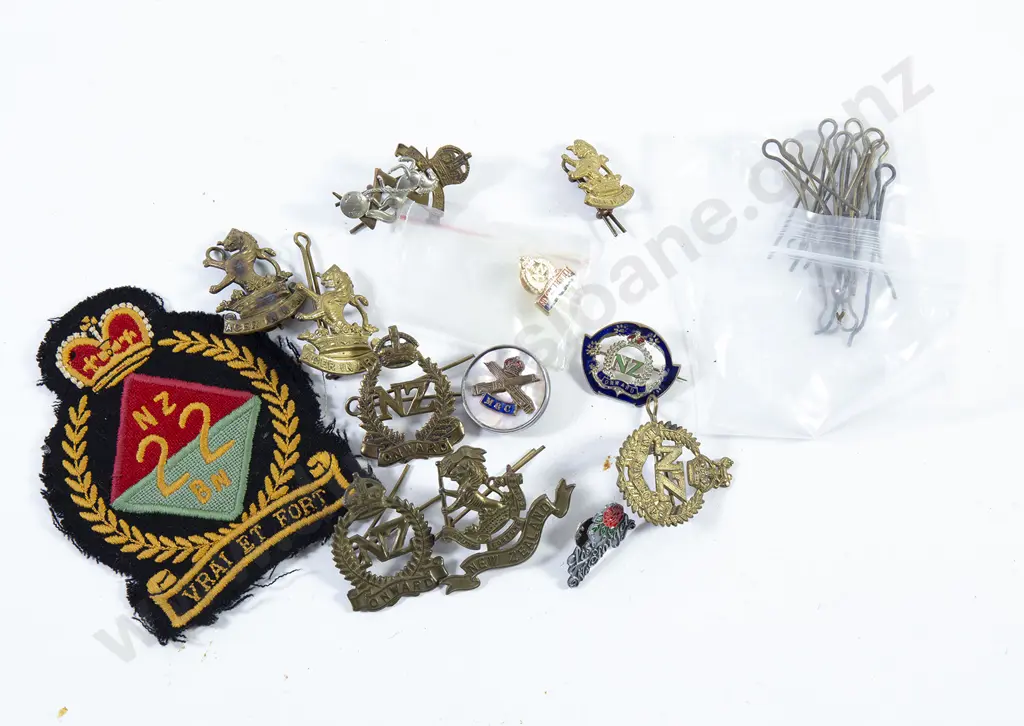 NZ Military Cap and Sweetheart Badges Image 1++