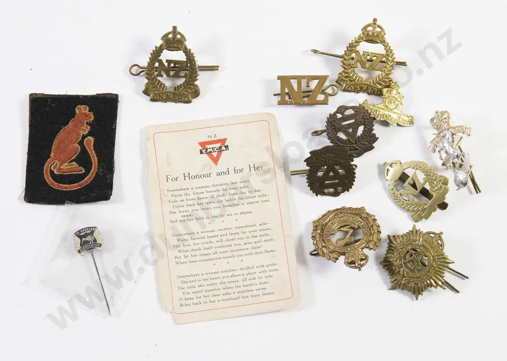 NZ Military Cap and Collar Badges Image 1++