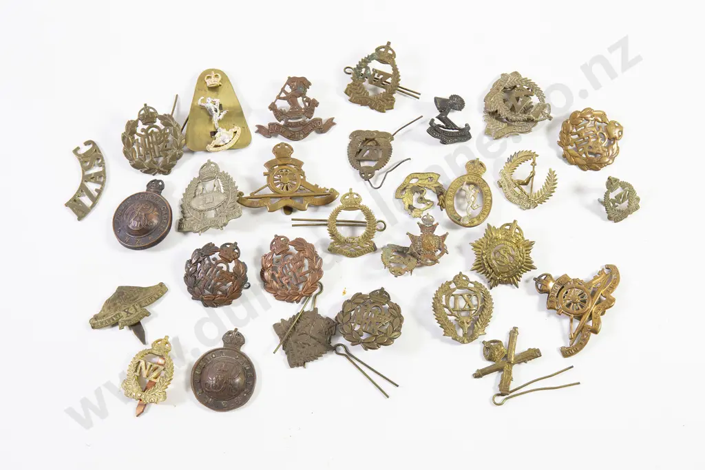 Collection NZ Regimental Cap Badges Image 1++