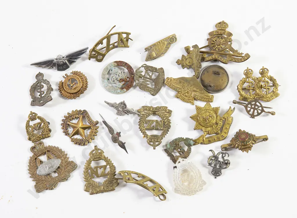 Collection Mainly NZ Regimental Badges Image 1++
