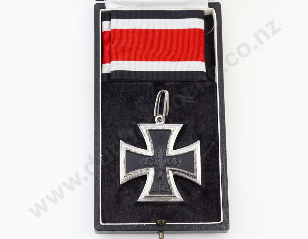 Change of description WWII German Cased Iron Cross Image 1++