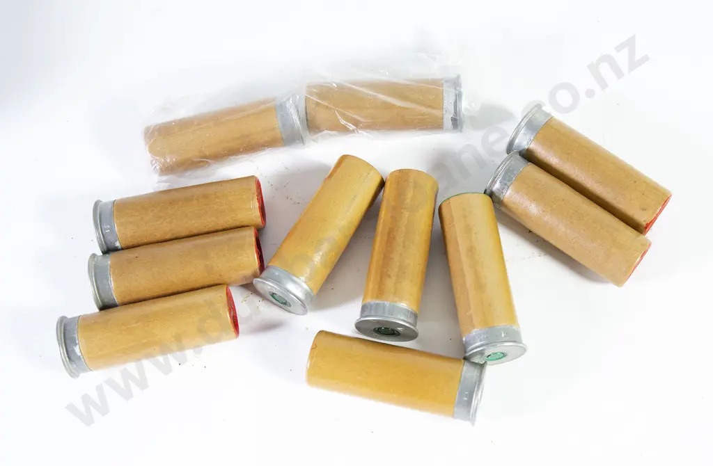Eleven Flare Pistol Rounds Image 1++