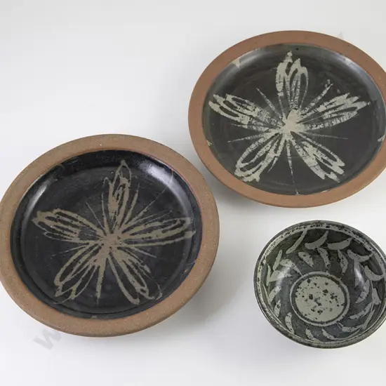 Mirek Smisek Pair of Plates and Small Bowl