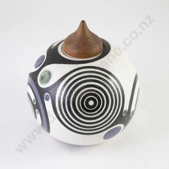 Anneke Borren Circular Lidded Pot