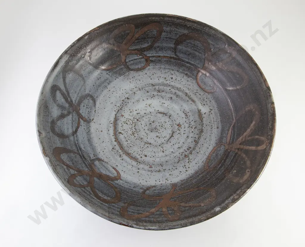Warren Tippet Large Charger Image 1++
