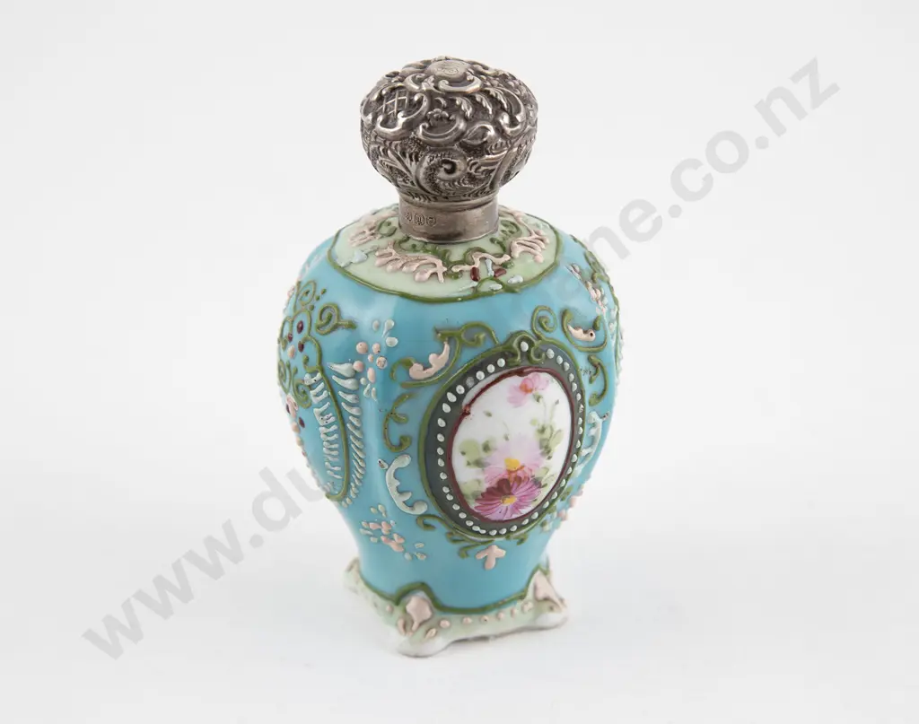 Japanese Satsuma & S/S Top Scent Flask Image 1++