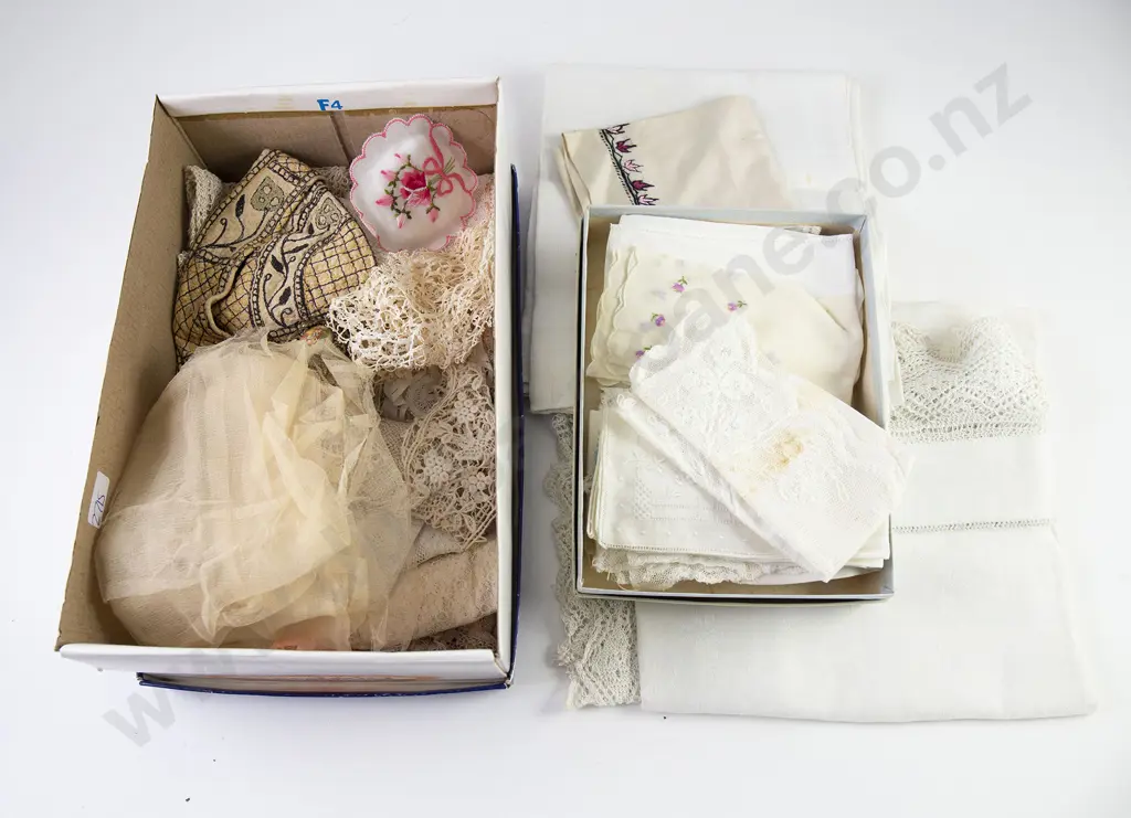 Selection Linen and Lace Image 1++