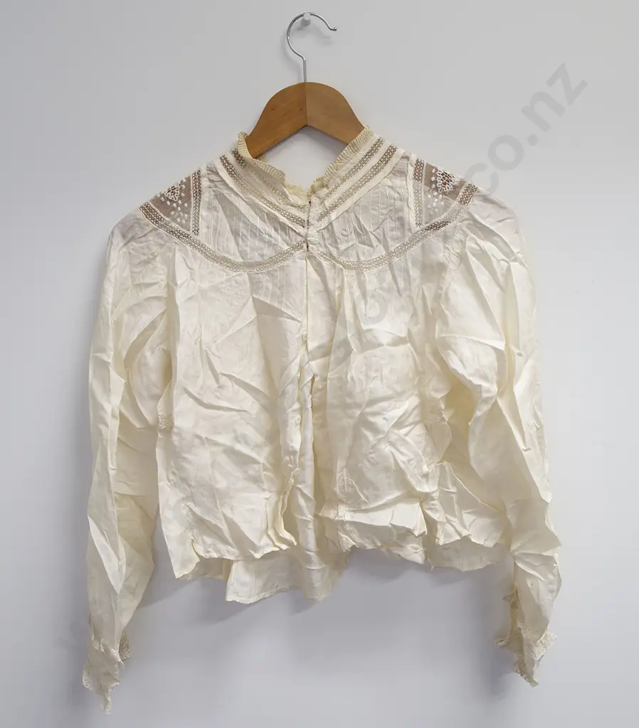 Selection Linen and Lace Image 1++