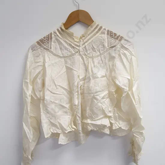 Selection Linen and Lace