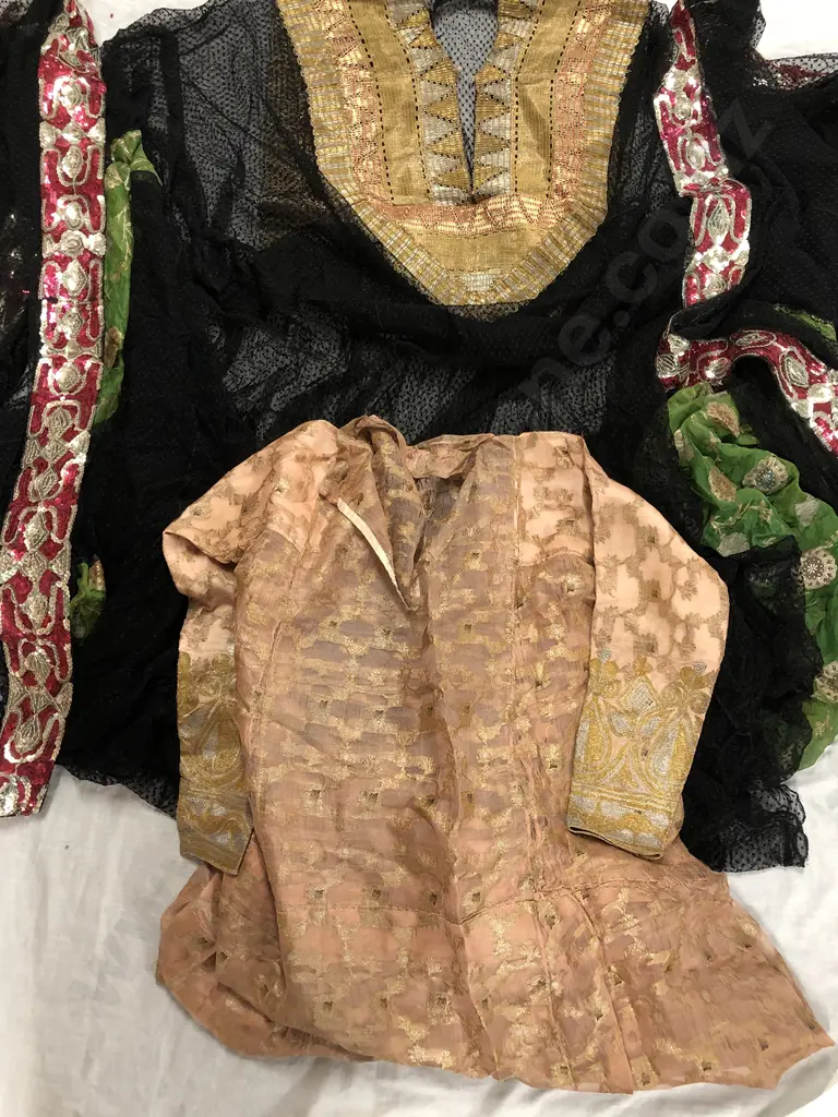 Vintage Post WWII Arabian Traditional Garment Image 1++