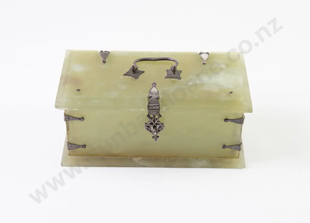 Translucent Green Hardstone Box Image 1++