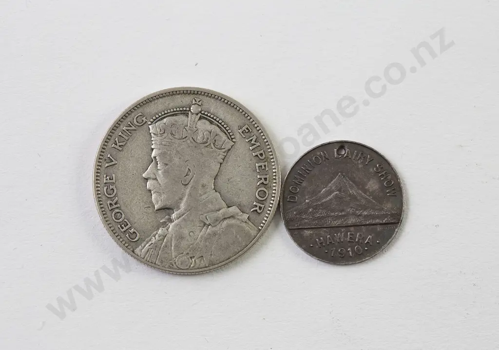 NZ 1935 Half Crown Image 1++
