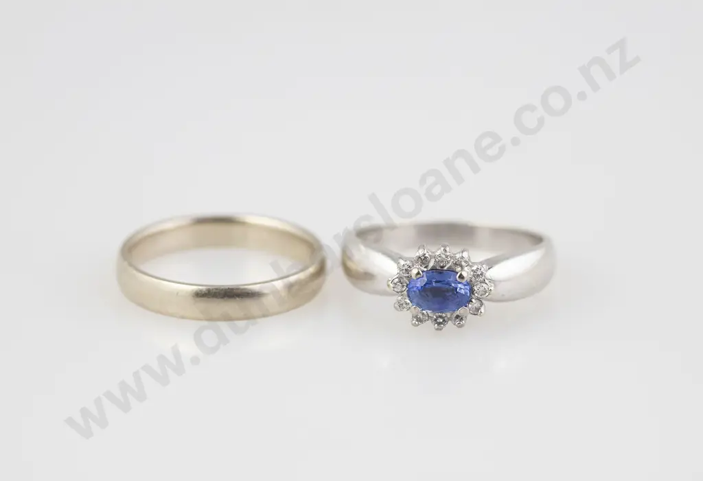 9ct 13stone Sapphire and Diamond Cluster Ring Image 1++