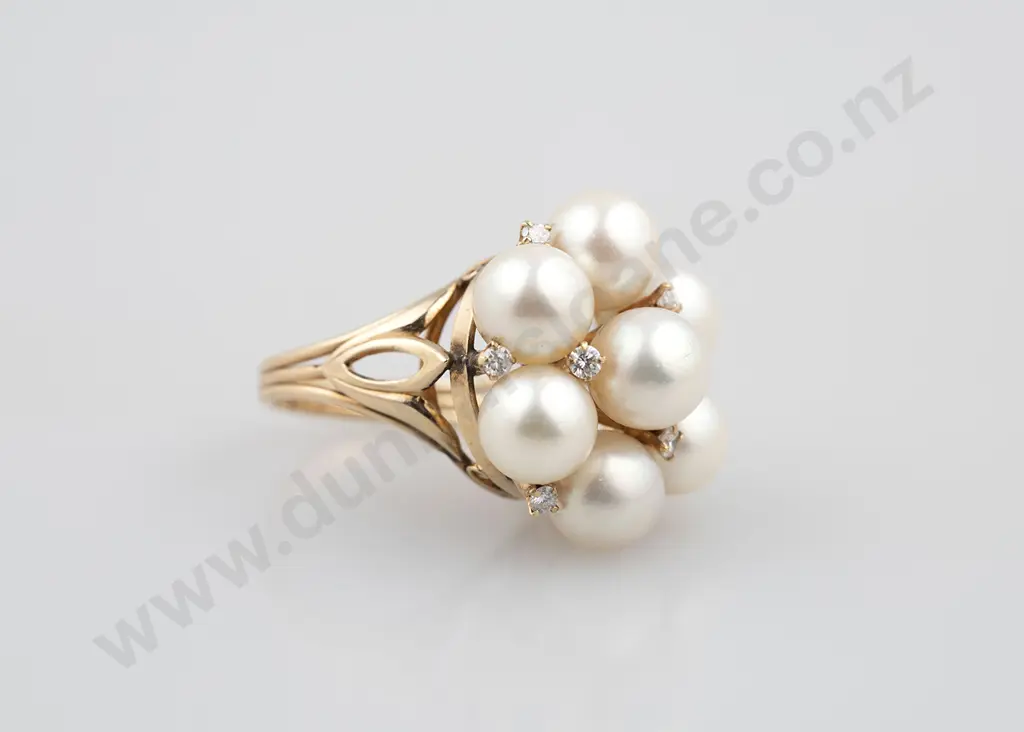 9ct Seven Cultured Pearl Cluster Ring Image 1++