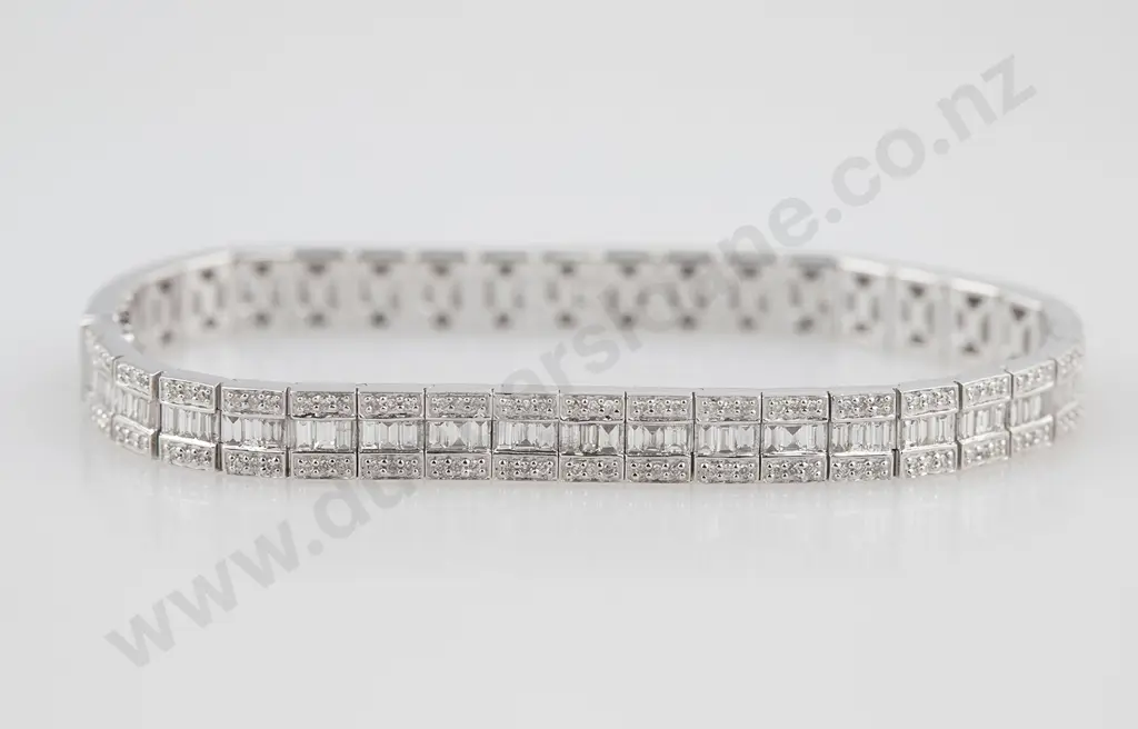 18ct White Gold Diamond Bracelet Image 1++