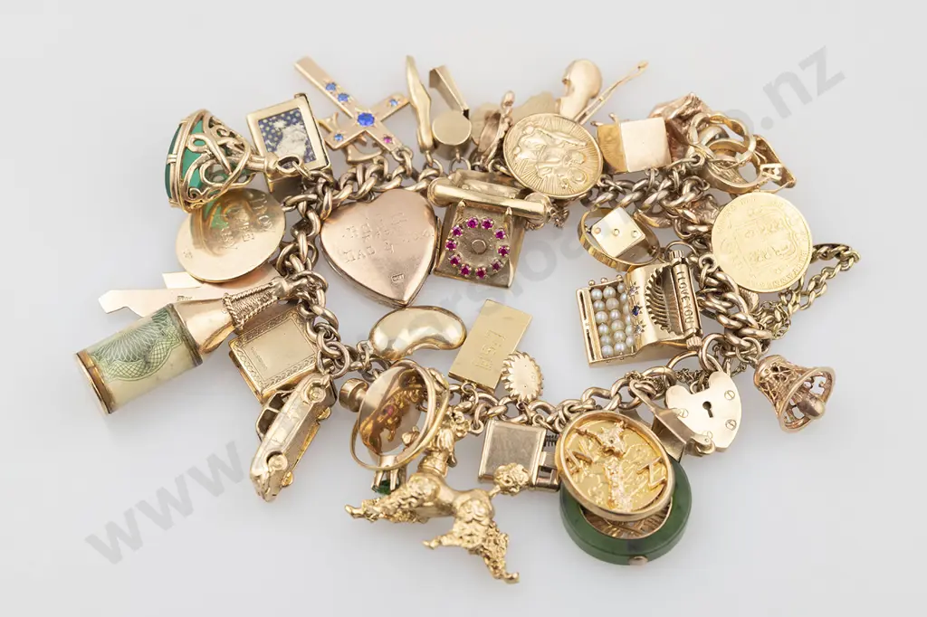 9ct Curb Link Charm Bracelet Image 1++
