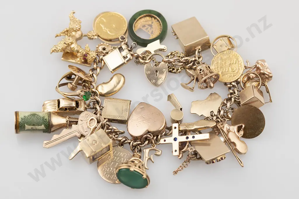 9ct Curb Link Charm Bracelet Image 1++