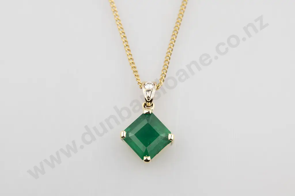 14ct & 10ct Single Emerald Pendant Image 1++