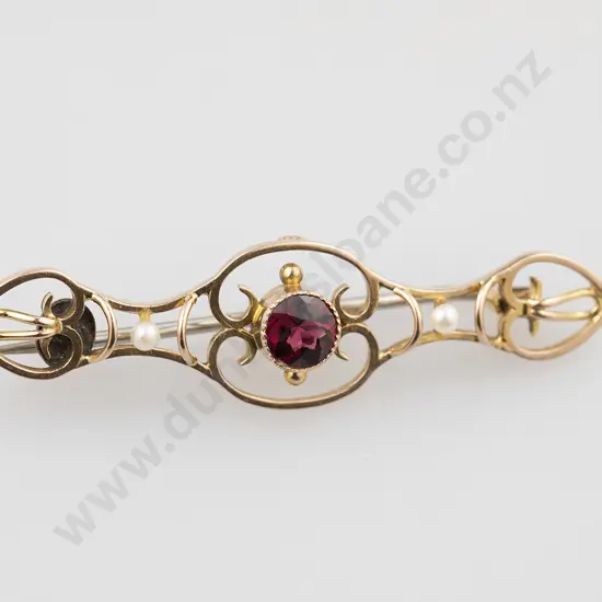 Edwardian 9ct Shaped Lozenge Bar Brooch