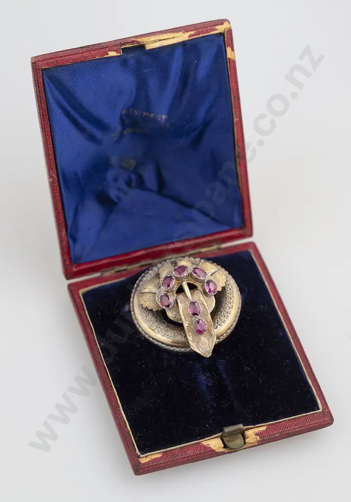 Boxed Victorian 15ct Fancy Target Brooch Image 1++